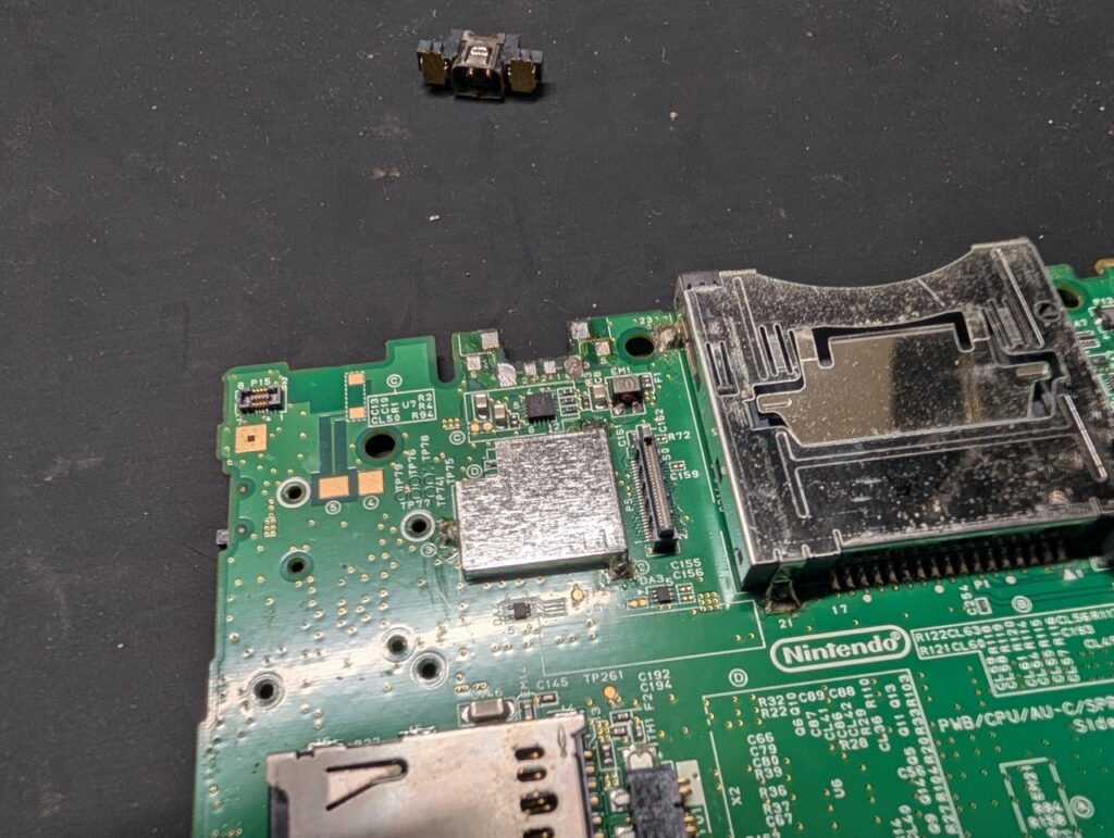 3DSLLの充電ジャック交換時の写真