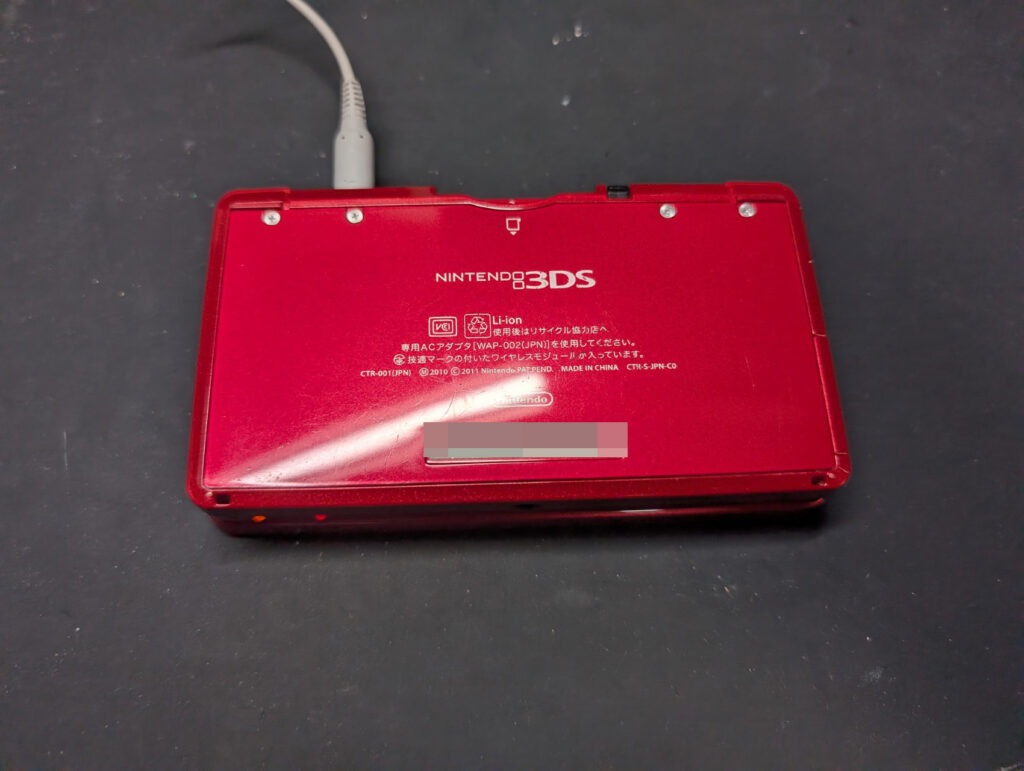 下液晶が点灯しない3DSの分解時の写真