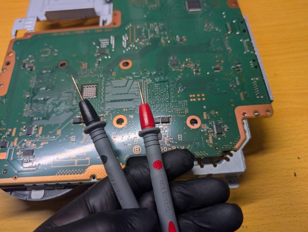 CECH-3000のメイン基板点検時の写真