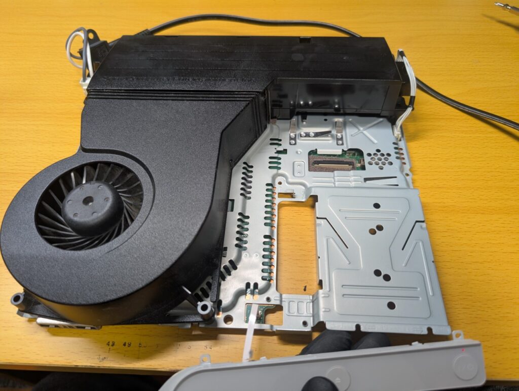 CECH-3000のメイン基板修理後の動作点検時の写真