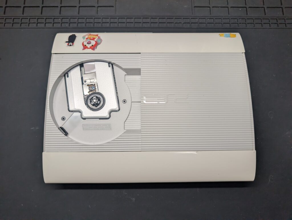 CECH-4000B本体の写真