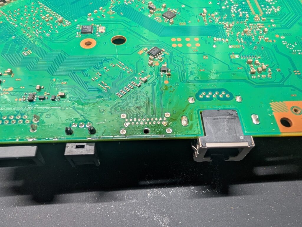 CECH-4000BのHDMI交換時の写真