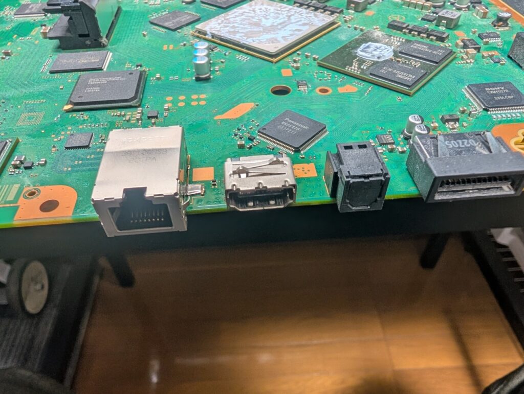 CECH-4000BのHDMI交換時の写真