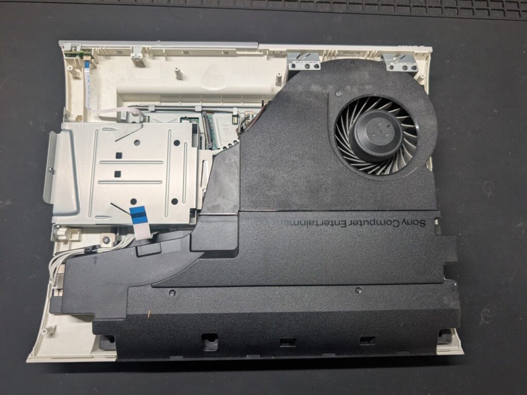 CECH-4000Bの内部の写真