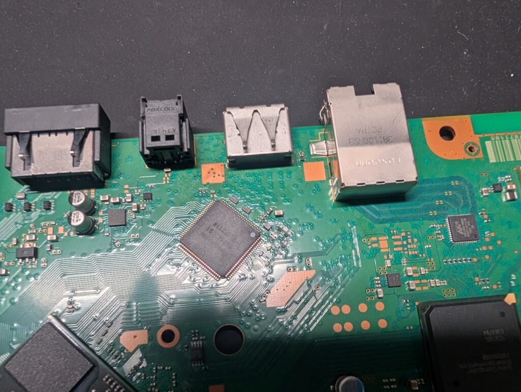 CECH-4000BのHDMI端子の写真