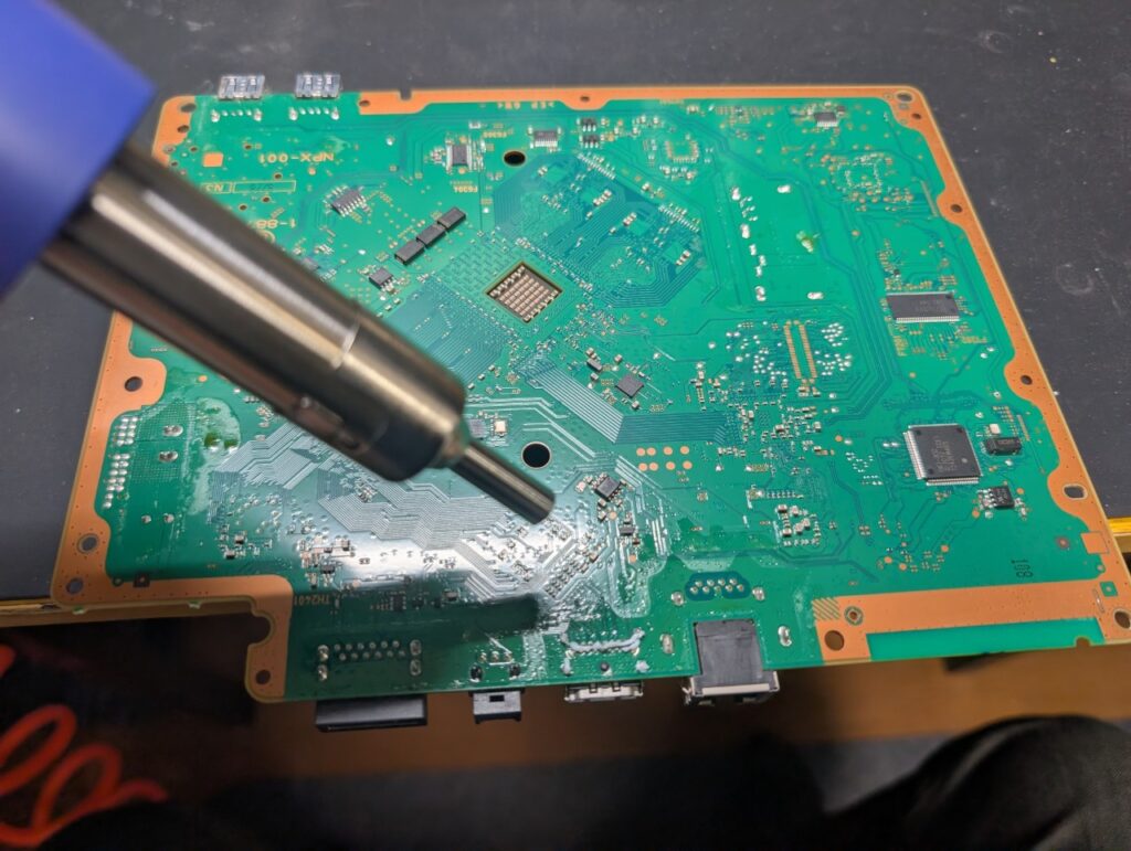 CECH-4000Bの基板修理時の写真