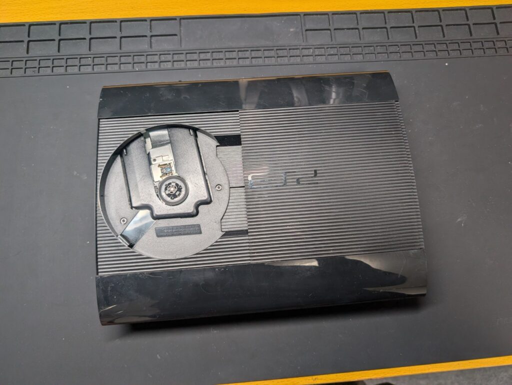 CECH-4000本体の写真