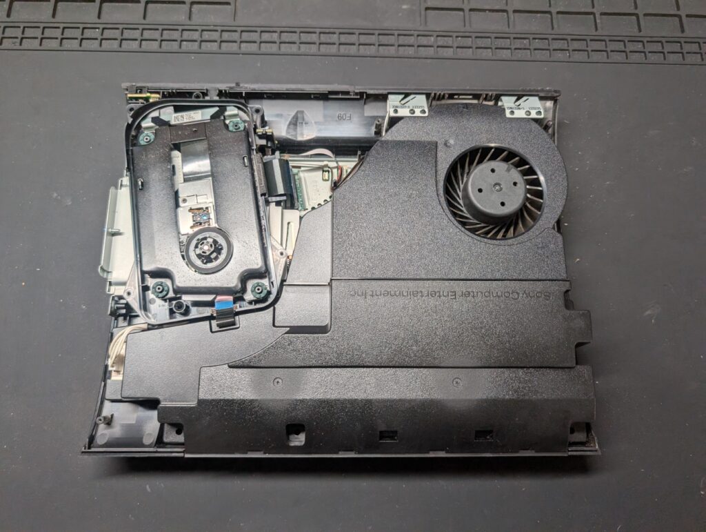 CECH-4000の内部の写真