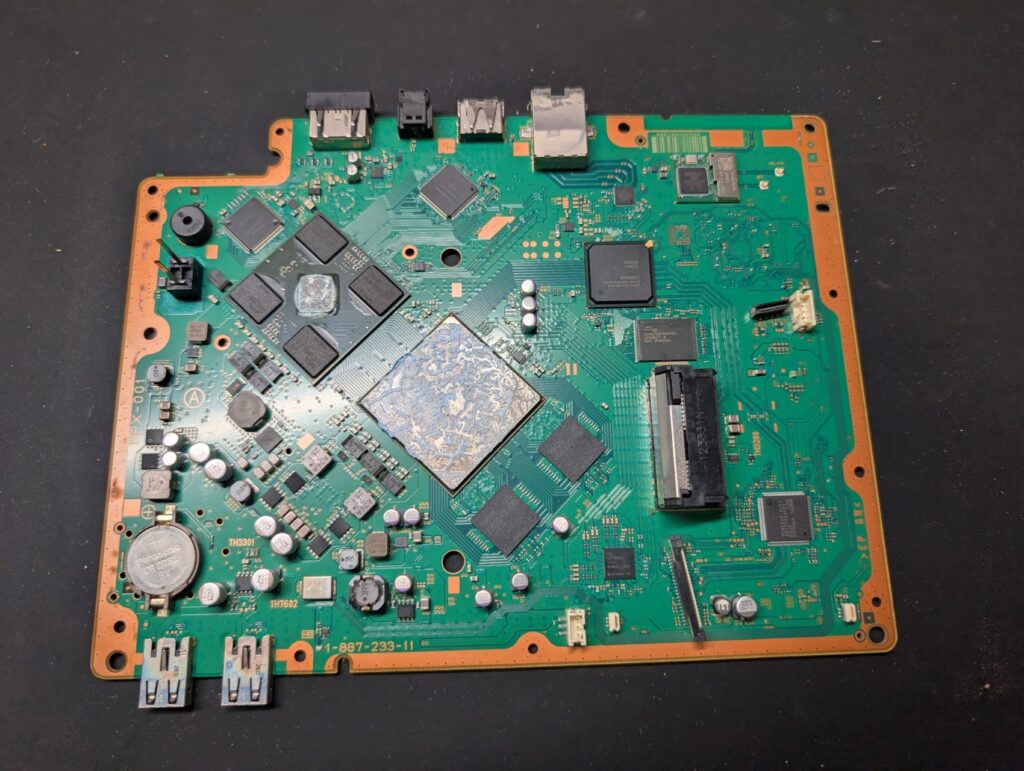 CECH-4000のメイン基板の写真