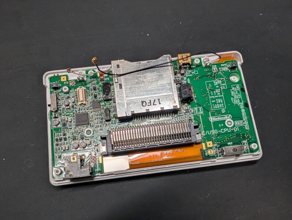 DS Liteの外装交換後の動作点検時の写真