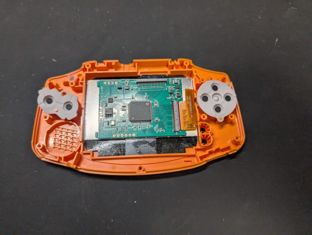 IPS液晶をゲームボーイアドバンスに取り付け時の写真