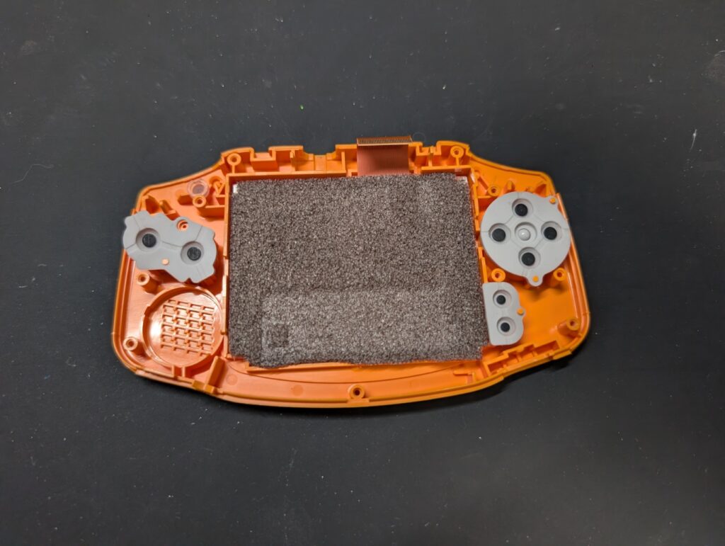 ゲームボーイアドバンスの内部の写真