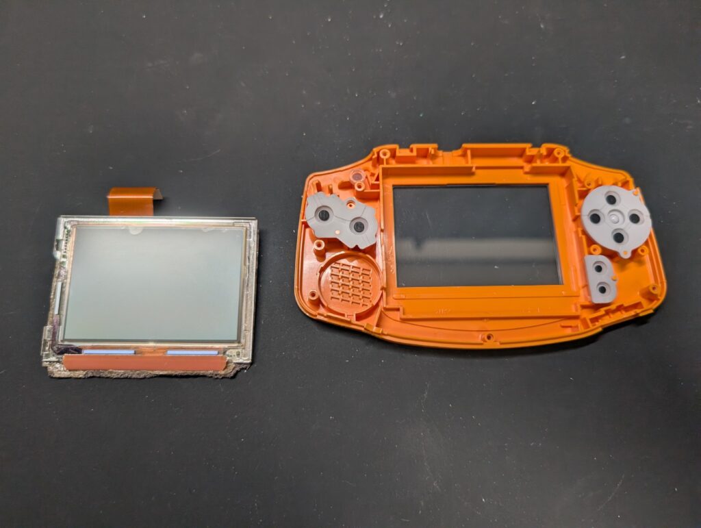 ゲームボーイアドバンスの液晶交換時の写真