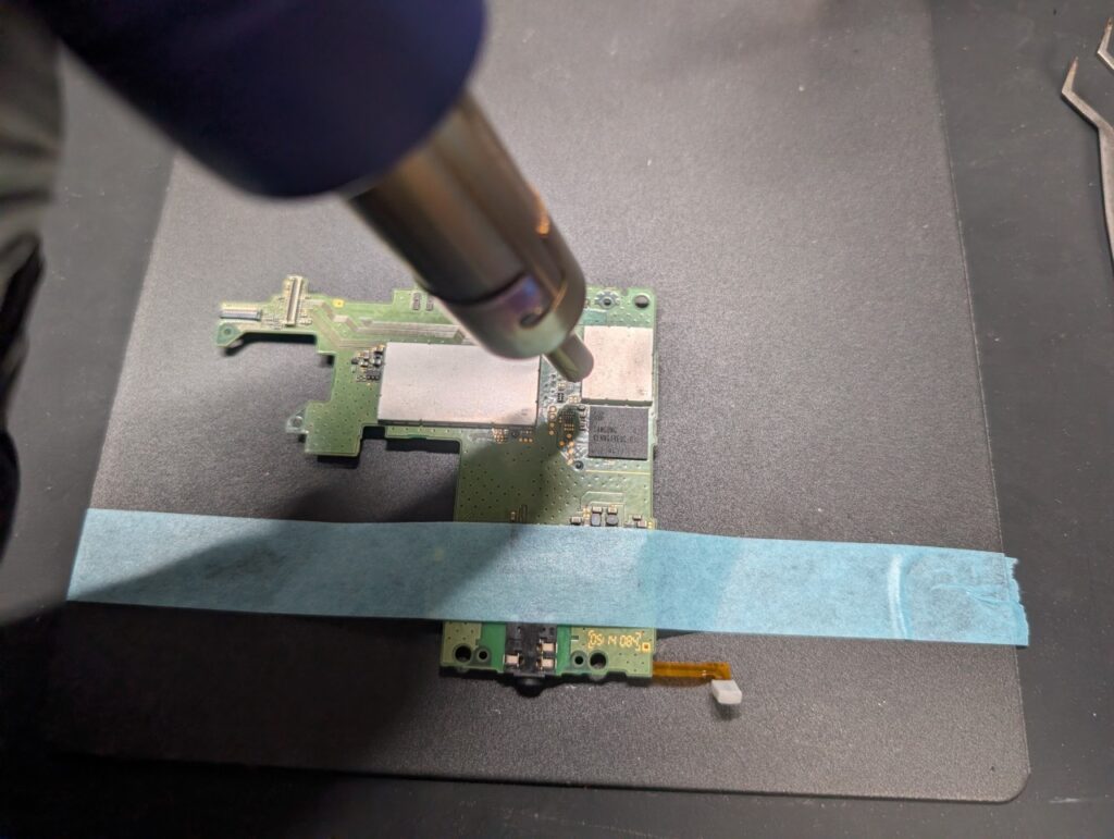 NEW3DSLLの基板修理時の写真