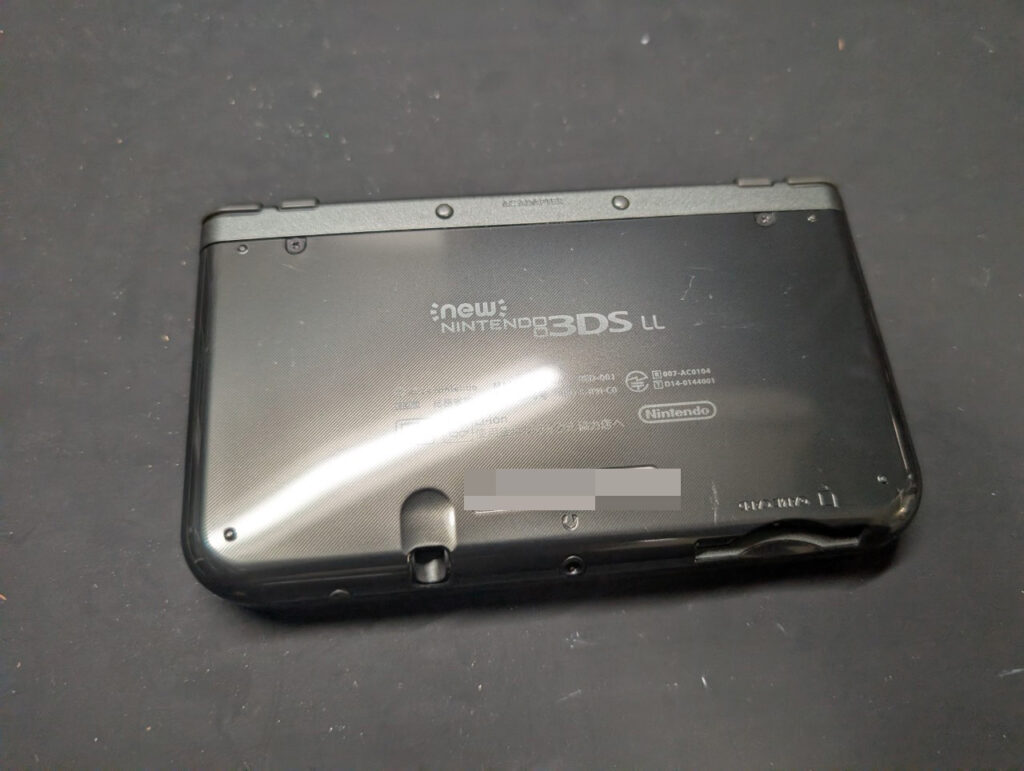 NEW3DSLLの裏側の写真