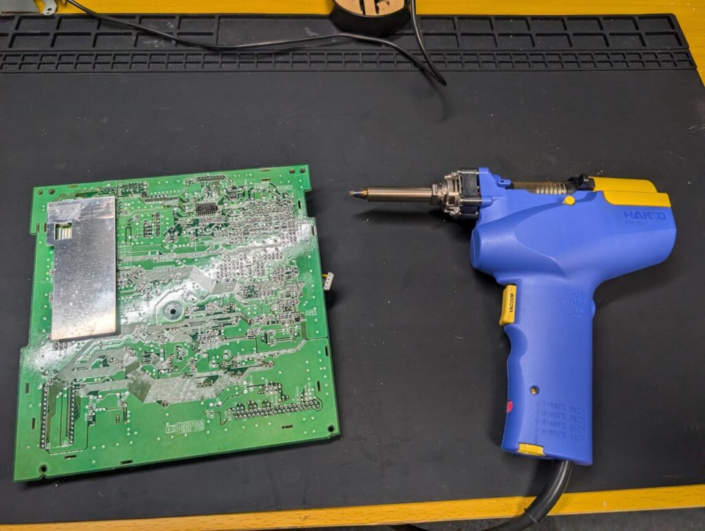 PC-FXのメイン基板のコンデンサ交換時の写真