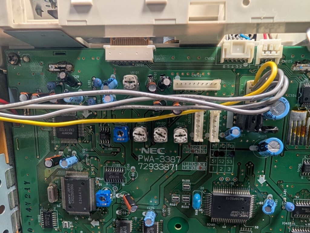 PC-FXのピックアップレンズの出力を調整時の写真