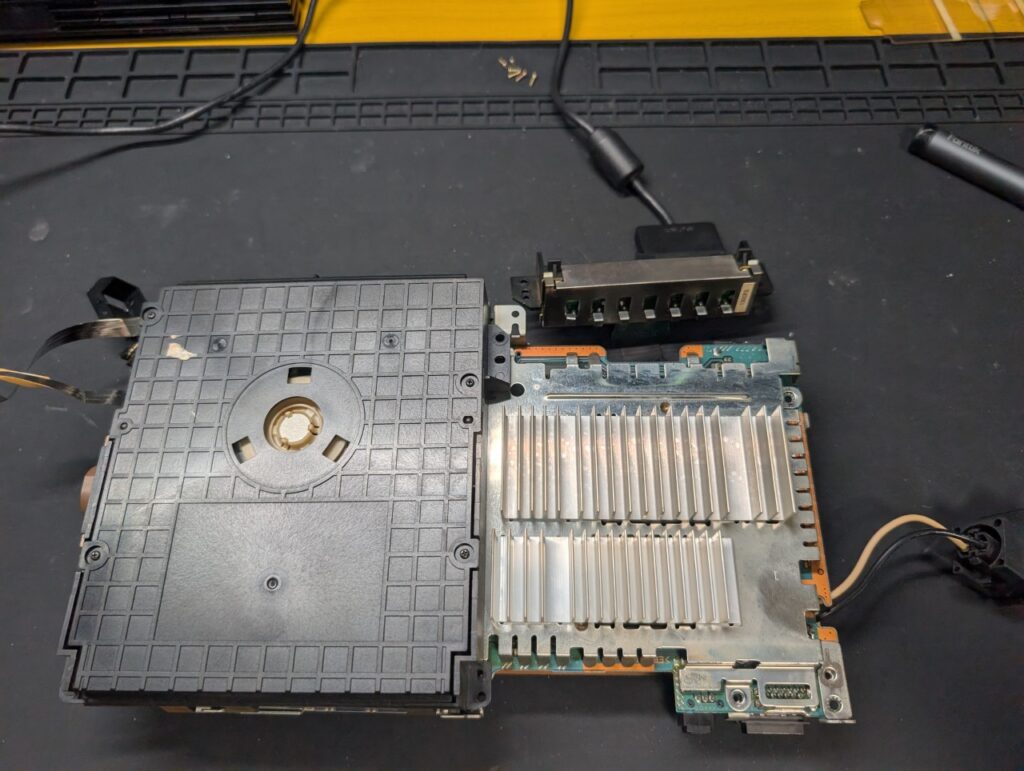 SCPH-30000の動作点検時の写真