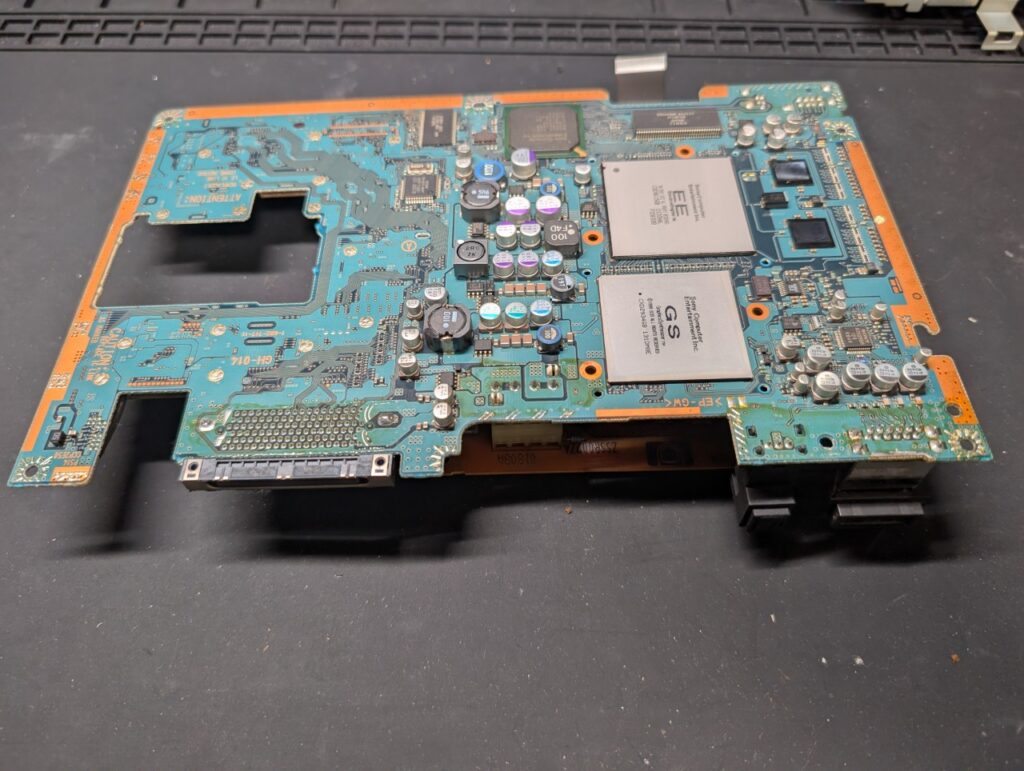 SCPH-30000のメイン基板の写真