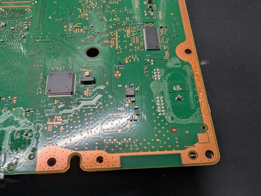 CECH-2500の基板修理時の写真