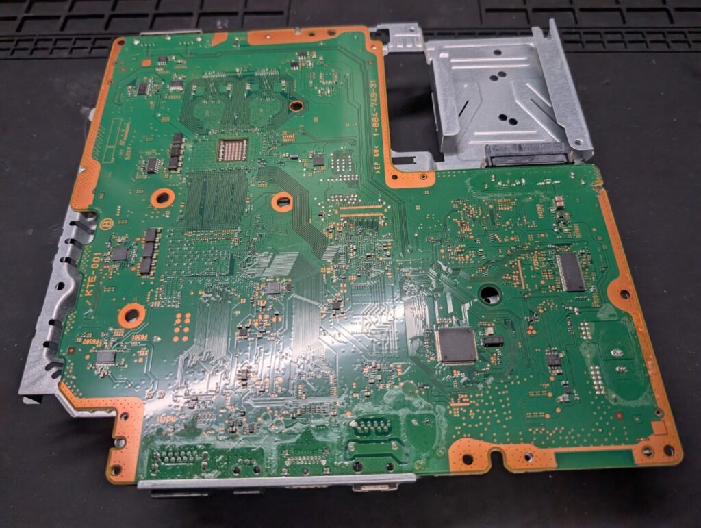 CECH-2500のメイン基板の写真