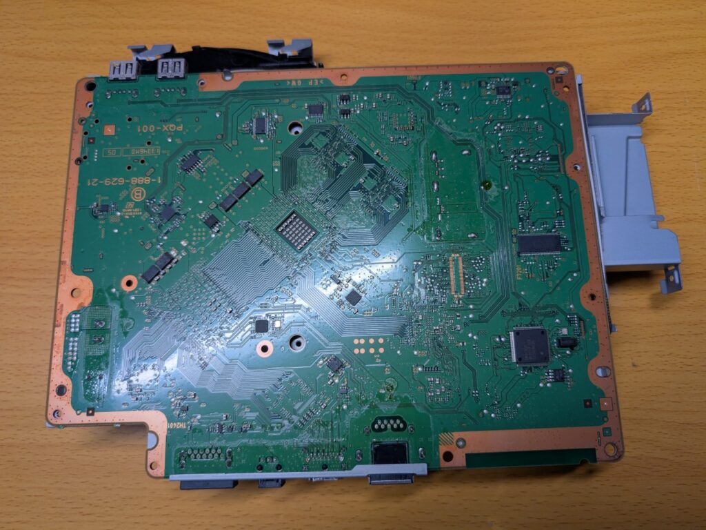 CECH-4200Bの分解時の写真