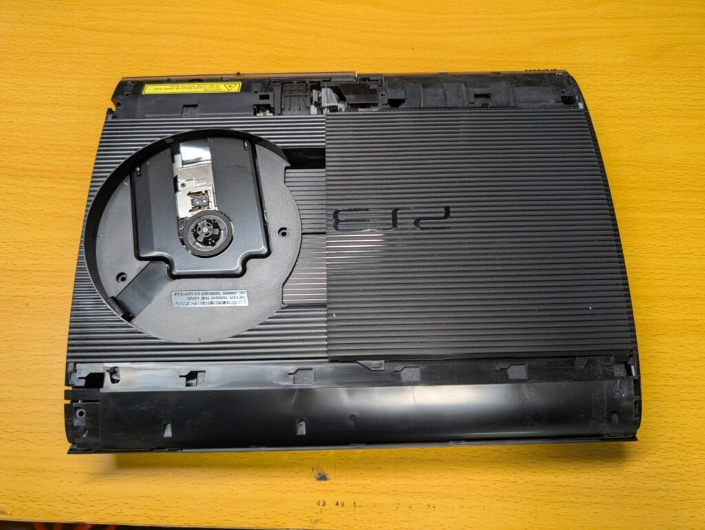 CECH-4200Bの分解時の写真