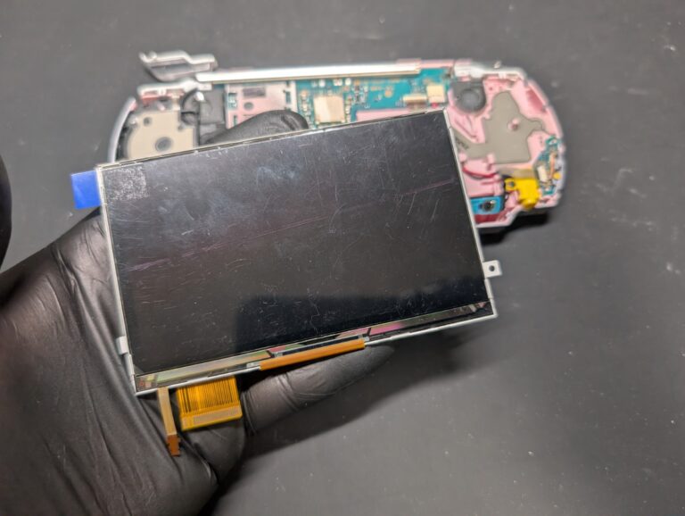 PSP-3000の液晶交換時の写真