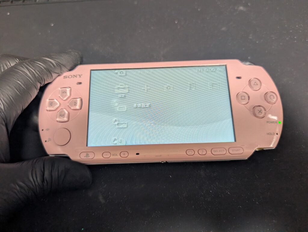 PSP-3000の液晶交換後の動作点検時の写真