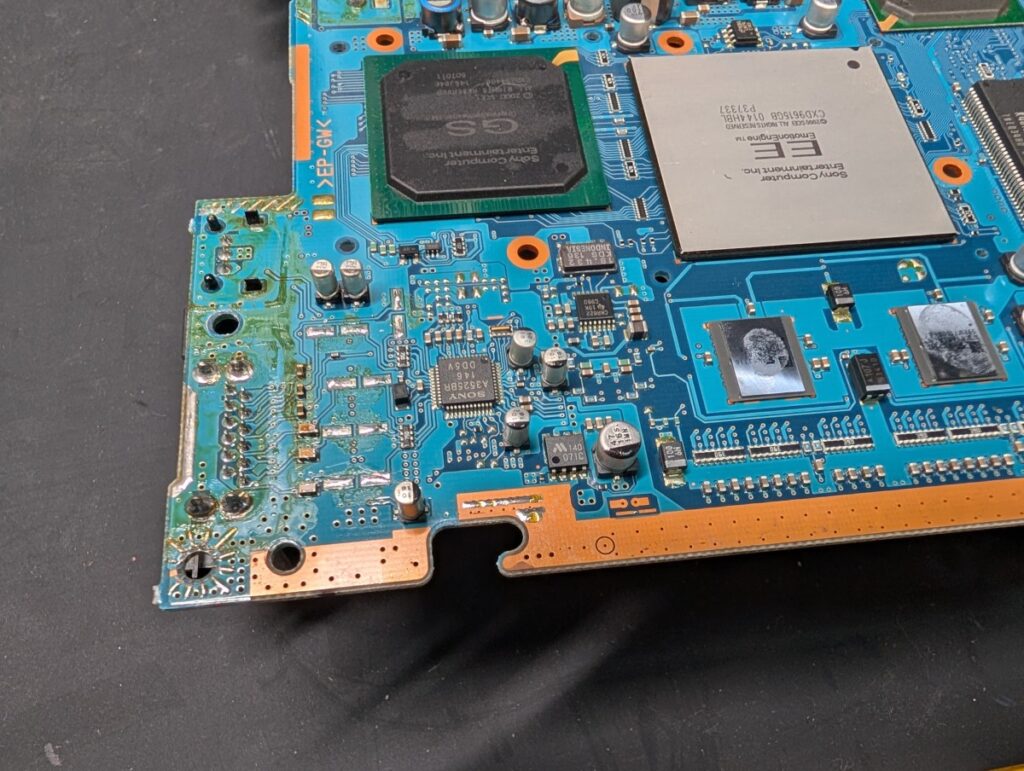 SCPH-30000の基板修理時の写真