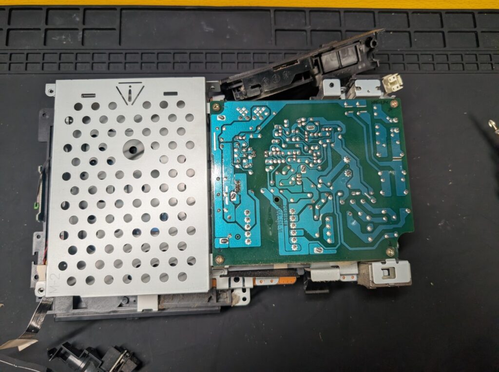 SCPH-30000の分解時の写真