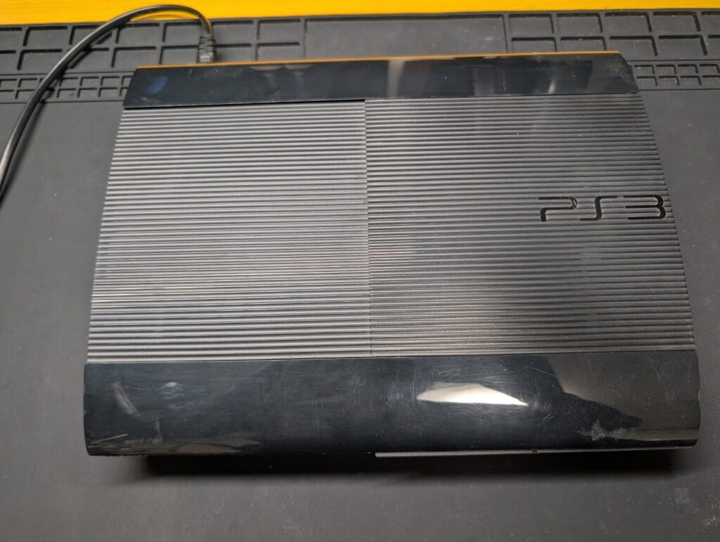 電源が入らないCECH-4300の初期点検時の写真