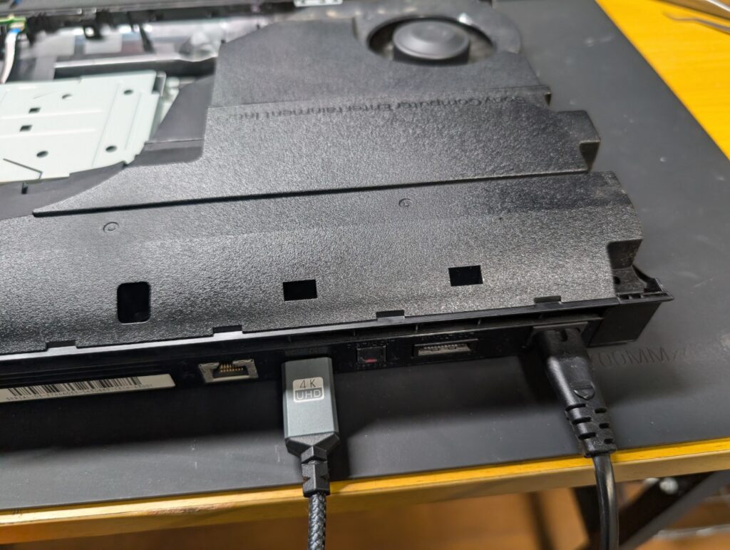 CECH-4300の修理後の動作点検時の写真