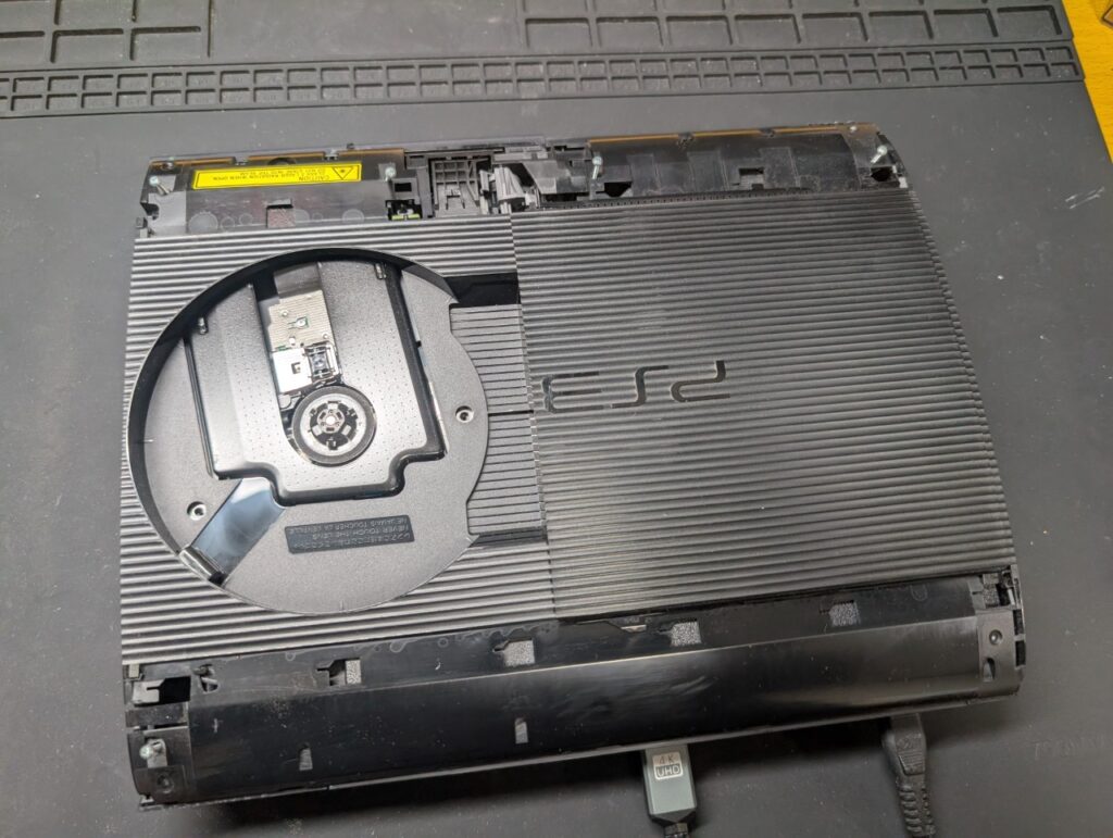 CECH-4300の修理後の動作点検時の写真