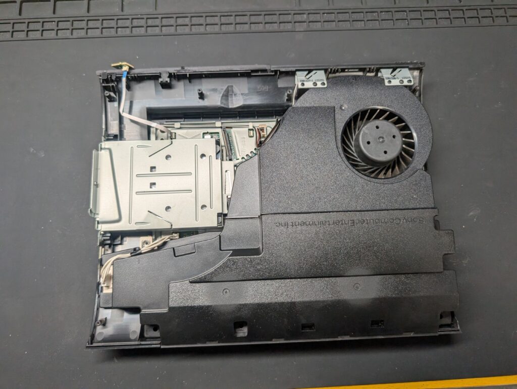 CECH-4300の内部の写真