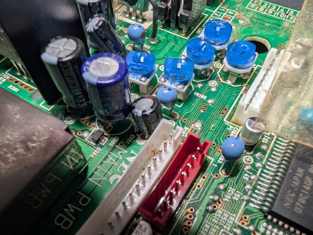 スーパーCD-ROM2の腐食した基板の写真