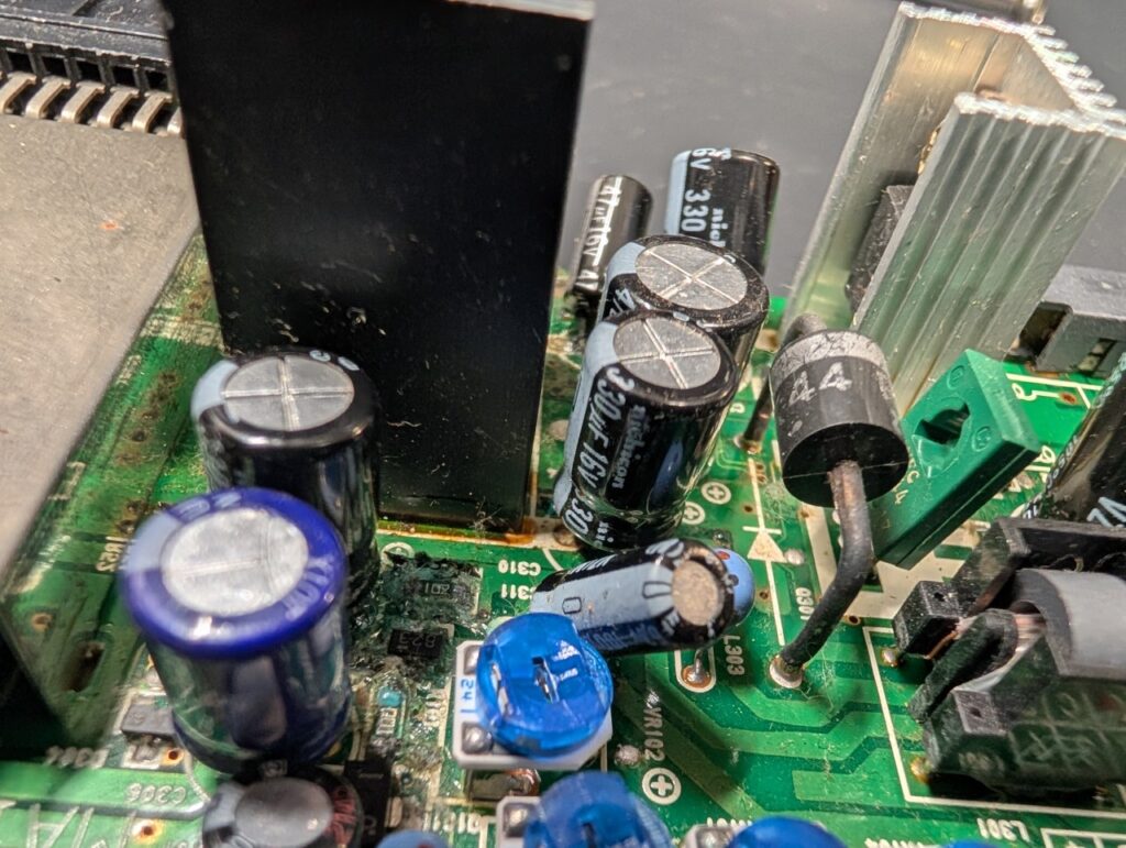 スーパーCD-ROM2の腐食した基板の写真