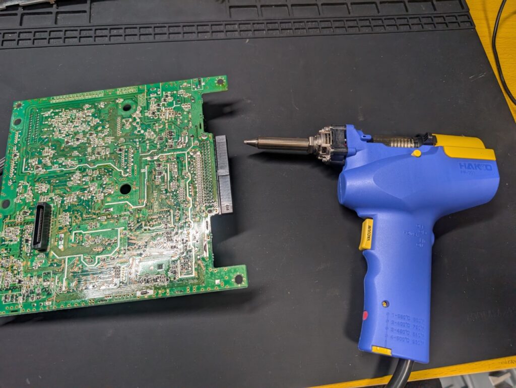 スーパーCD-ROM2の基板修理時の写真