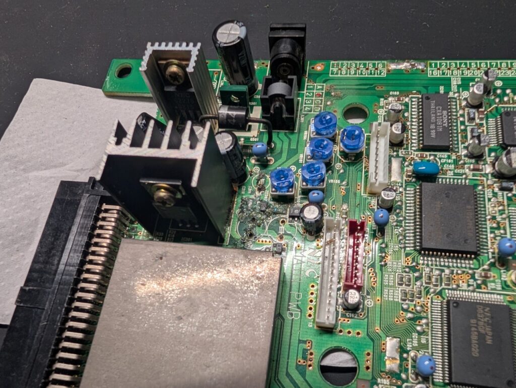 スーパーCD-ROM2の基板のコンデンサ交換時の写真