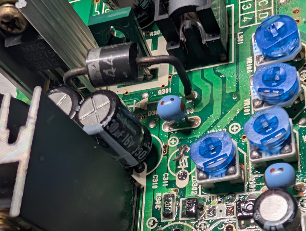 スーパーCD-ROM2の基板のコンデンサ交換時の写真