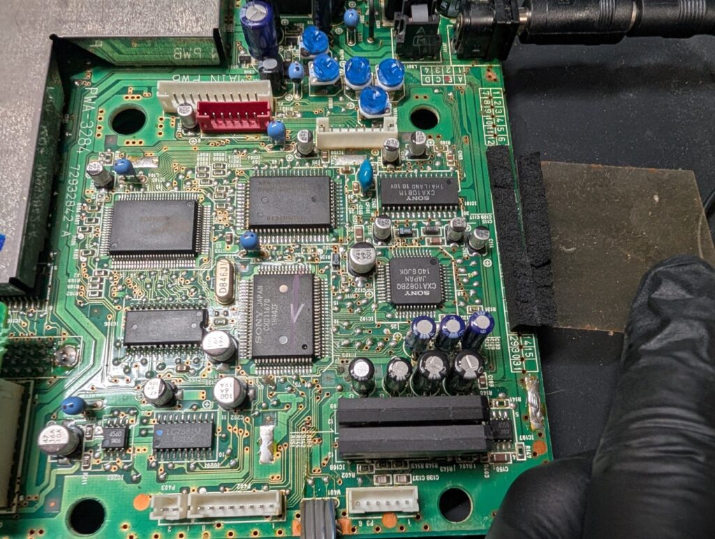 スーパーCD-ROM2のゲームディスク読み込み不良修理時の写真