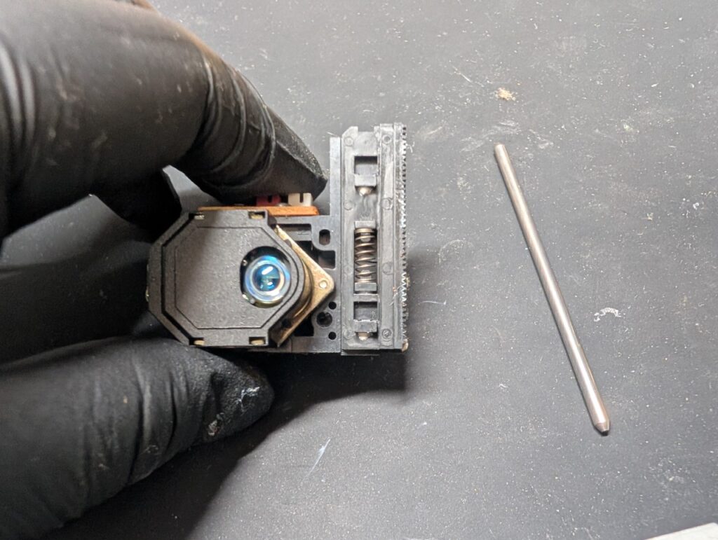 スーパーCD-ROM2のピックアップレンズ交換時の写真