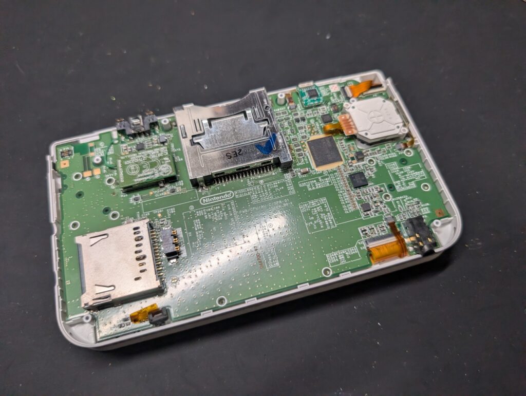 3DSLLの修理後の写真