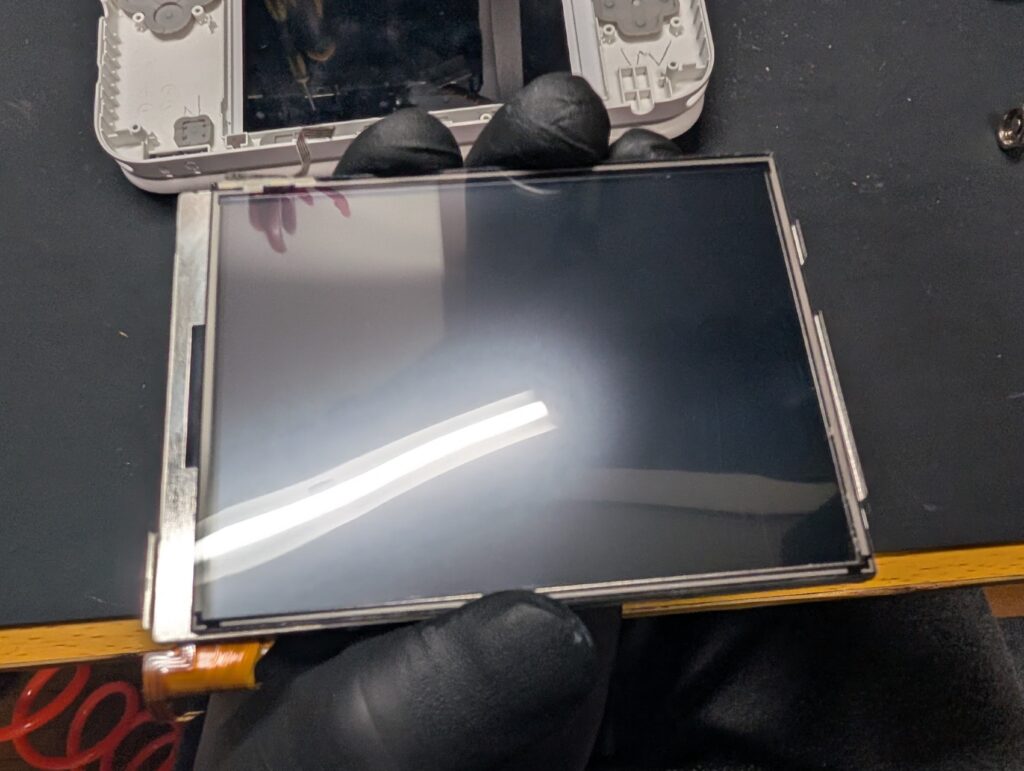 3DSLLの下画面とタッチパネルの写真