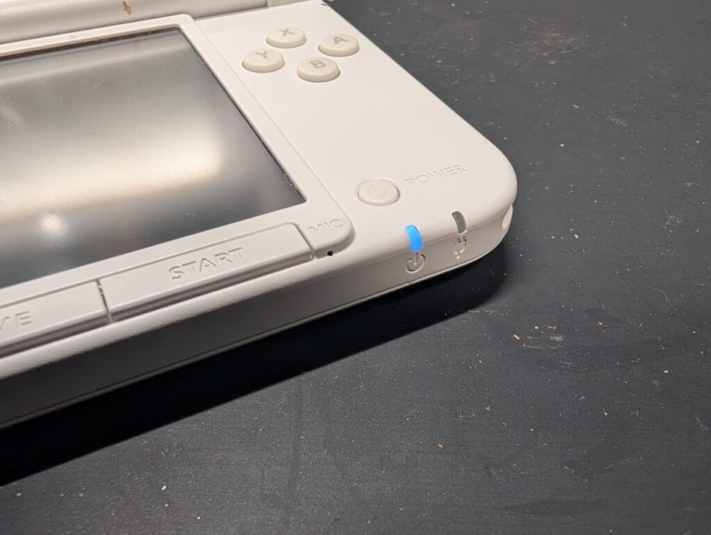 3DSLLの電源ランプの写真