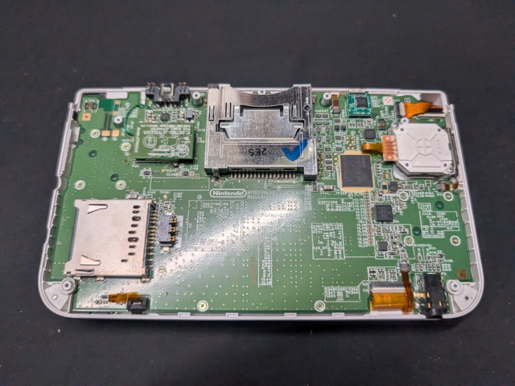 3DSLLの内部の写真