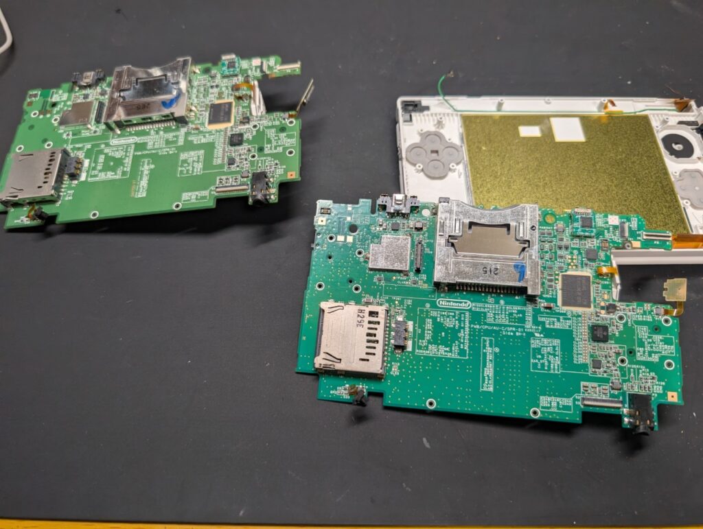 3DSLLの基板点検時の写真