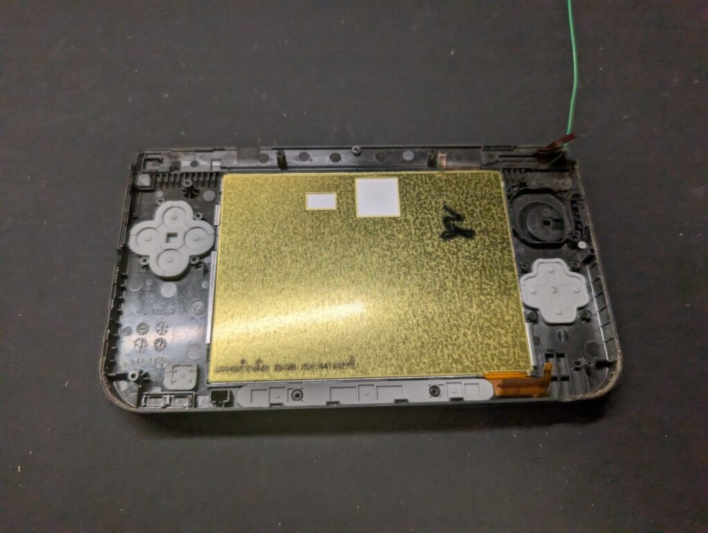 3DSLLのスピーカーケーブル交換時の写真