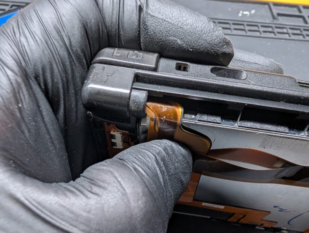 3DSLLのスピーカーケーブル断線部分の写真