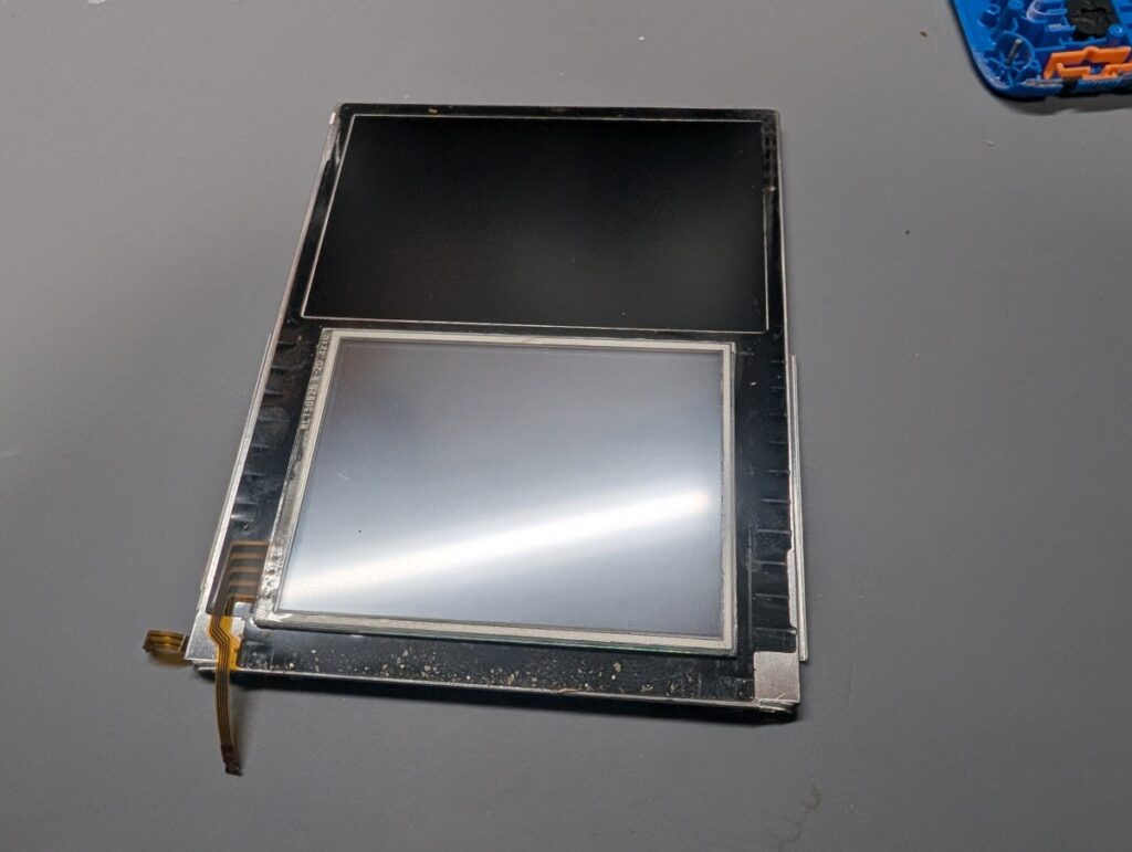 2DSに新しいタッチパネルを取り付けした時の写真